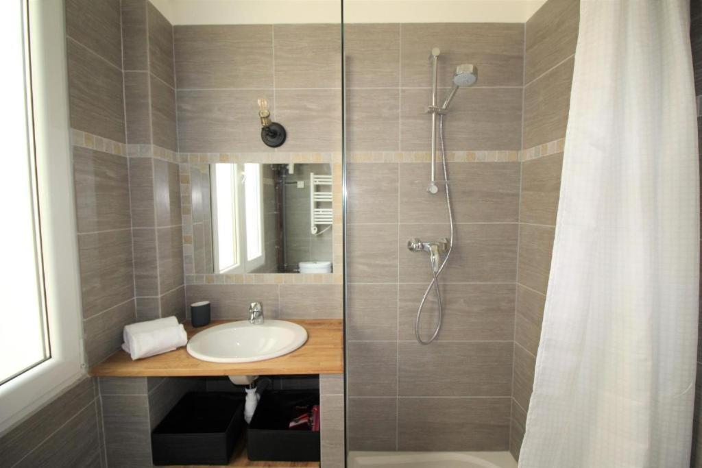 Nice Renting - Notre Dame - Cosy Loft Perfect View On The Roofs Buitenkant foto