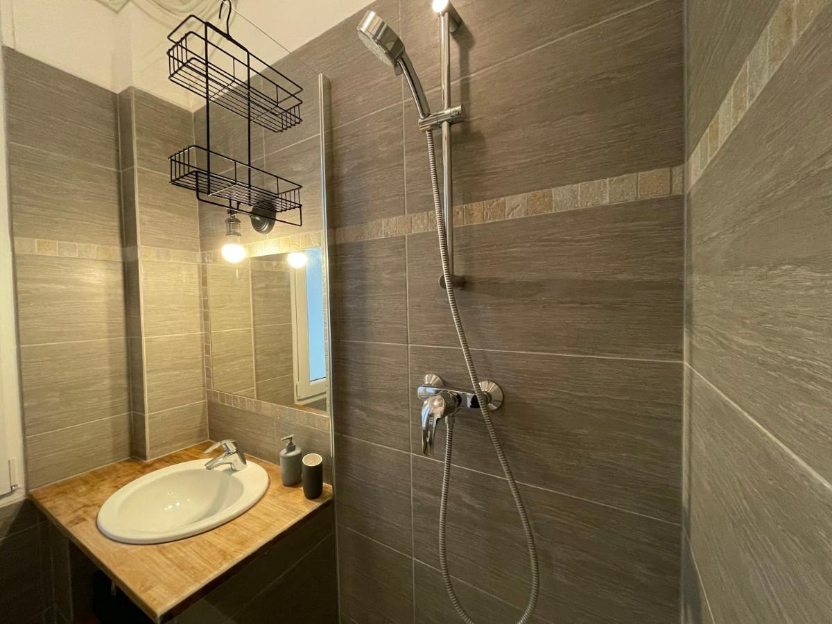 Nice Renting - Notre Dame - Cosy Loft Perfect View On The Roofs Buitenkant foto